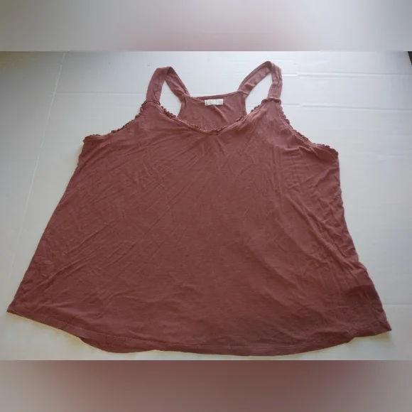 Shein CURVE & Maurices set of 2 tanks - Picture 6 of 6